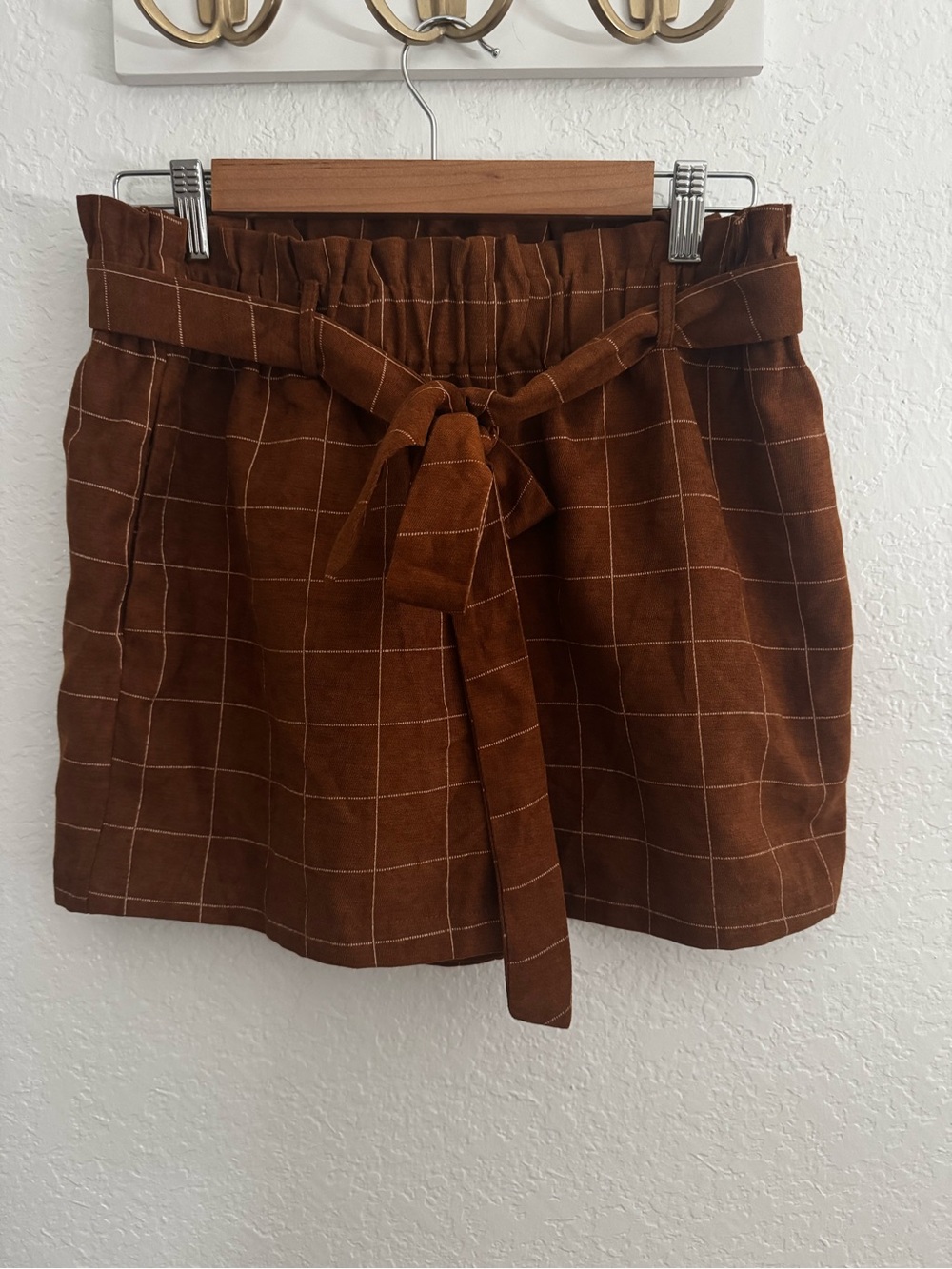 HAVE Los Angeles Brown Paperbag Waist Plaid Tie Belt Shorts | Size L